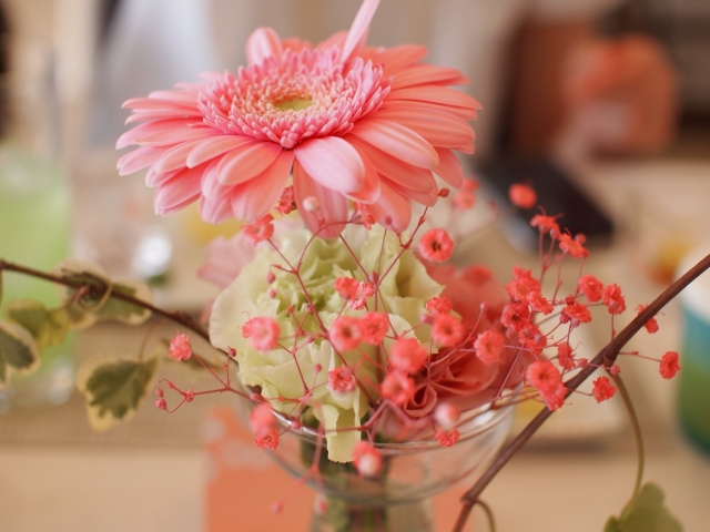 魔法の花瓶の花サブスクは口コミ・評判は好評で、綺麗なお花が届くサブスク定期便！