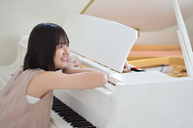 オンラインピアノレッスンは大人にも人気で安いピアノ教室もあり手軽に受講できておすすめです！